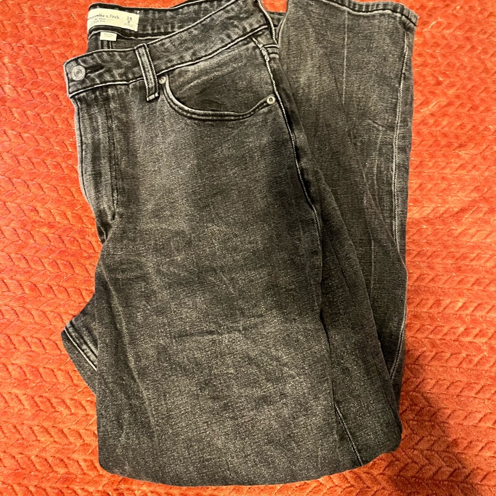 Abercrombie & Fitch curve love “The mom High Rise”